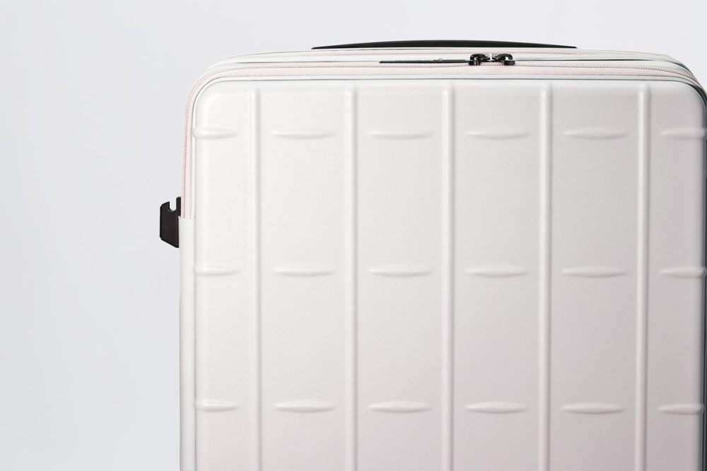 収納効率を高めるため、ボディシェルの角の丸みを抑え、隅までしっかり使えるシルエットに