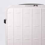 収納効率を高めるため、ボディシェルの角の丸みを抑え、隅までしっかり使えるシルエットに