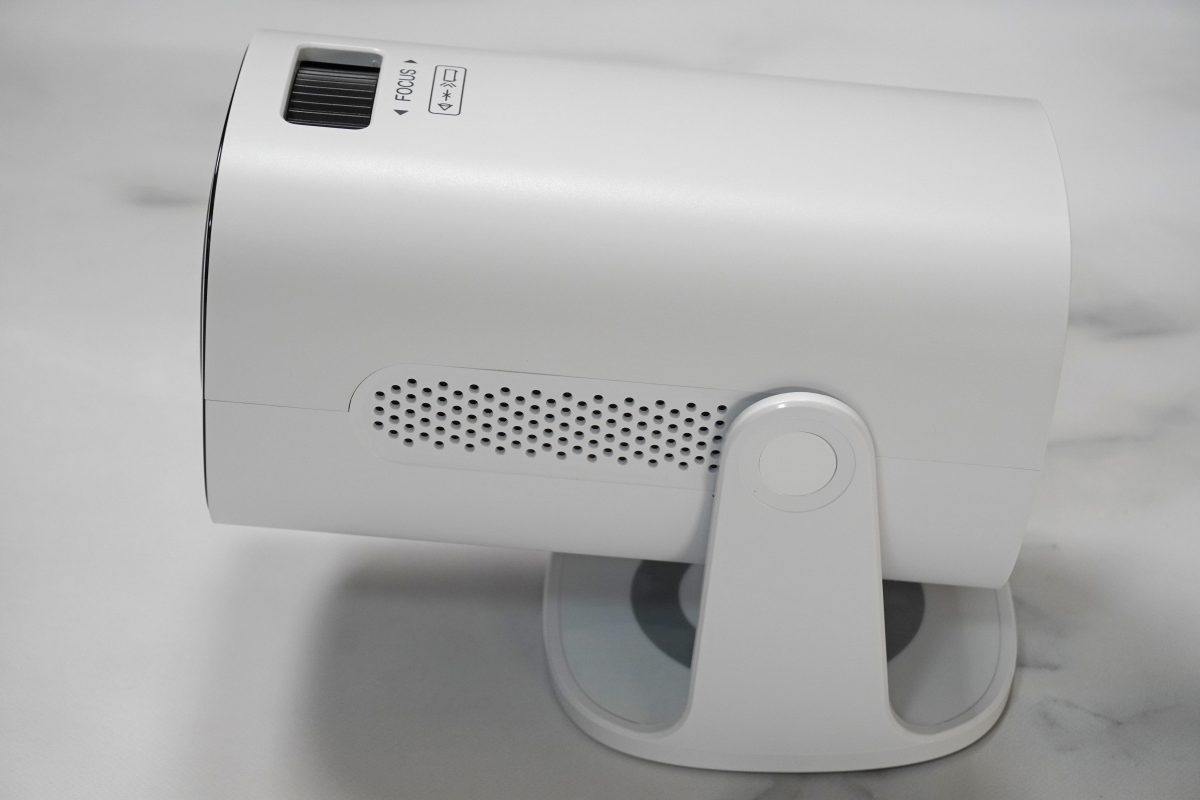 ニトリ
コンパクト プロジェクター (Projector NEP-K220MM_J)