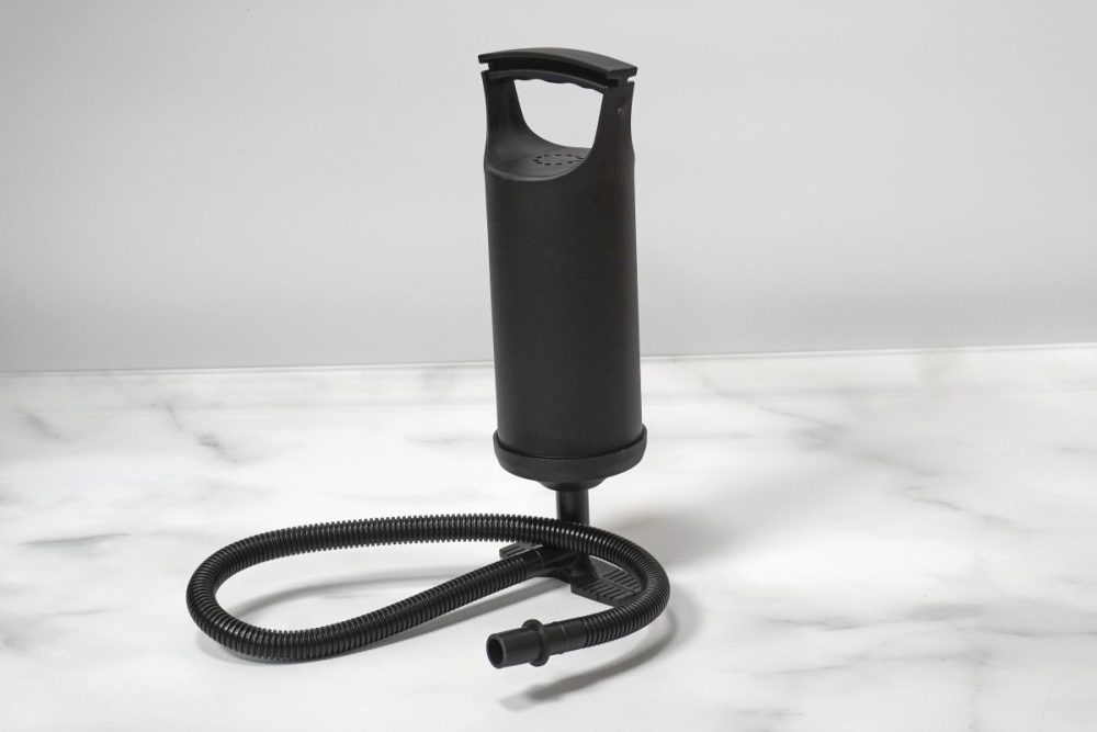 無印良品「エアポンプ
空気でできたソファ・フロアクッション用」