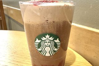 【スタバ新作】味の七変化にマニアも感動！ホイップじゃない!? バレンタイン限定「カカオ＆ストロベリー」はムースが神がかってた