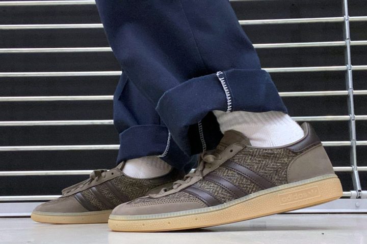 【冬スニーカーの完成形】ハリスツイードを纏ったアディダス「スペツィアル」が大人の正解。英国の伝統が光る名作をエディターが試し履き