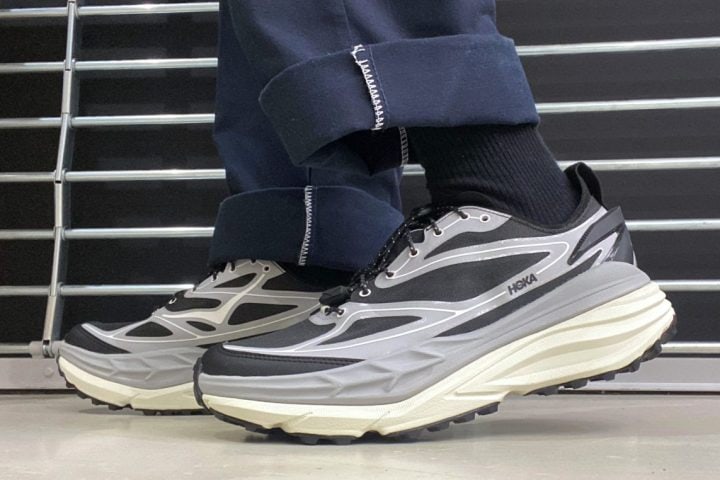 【街履きHOKAの決定版】この“透け感”がたまらない!完成度が異常な「STINSONONE7」をエディターが試し履き