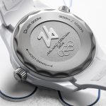 オリンピックへのオマージュは、グレード5チタン製ケースバックにも刻まれている