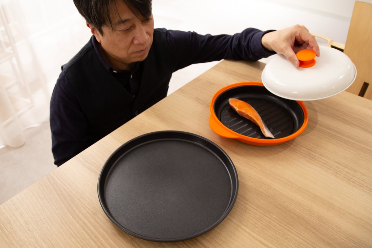 一般販売価格は浅型タイプ10,980円、浅型タイプと特大タイプのセットで19,600円となっています