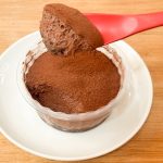 ねっとりした感じがかなりヤバイ！ とろフワ食感で口溶けも滑らかな、濃厚で贅沢なチョコレートムースといった感じ！