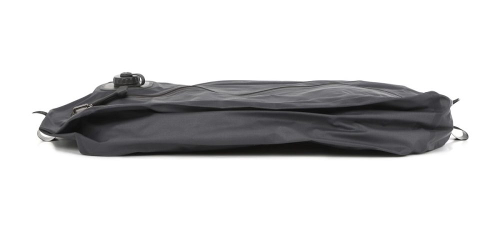 「Qubo」なら最大約90％もの圧縮率を実現するので、バッグやスーツケースの中は行きも帰りもスッカスカ！