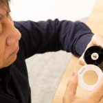 その日の気分や豆に合わせ、理想の挽き目に仕上げて味を追求できるプロ仕様レベルの36段階で調整可能