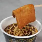 第3位　「このカップ麺、激うま」見た目は最恐、味は最高!? 日清“ブラック”3種食べ比べ【1位は濃厚醤油と黒胡椒でウマさ倍増】