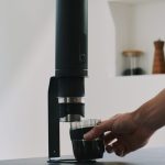 お湯を回転させながらコーヒー粉にお湯を注ぐ「サークルプア式」を採用