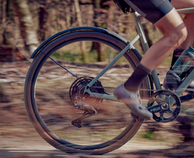 ペダリングスピードに合わせて、リヤハブに内臓された各種センサーが変速タイミングを判断し、外付けその瞬間に適切なギアを提供