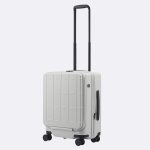 機内持込サイズの「No.09071」は、国際線・国内線100席以上の航空機に対応する機内持込基準内で、容量を最大級確保できるサイズに設定