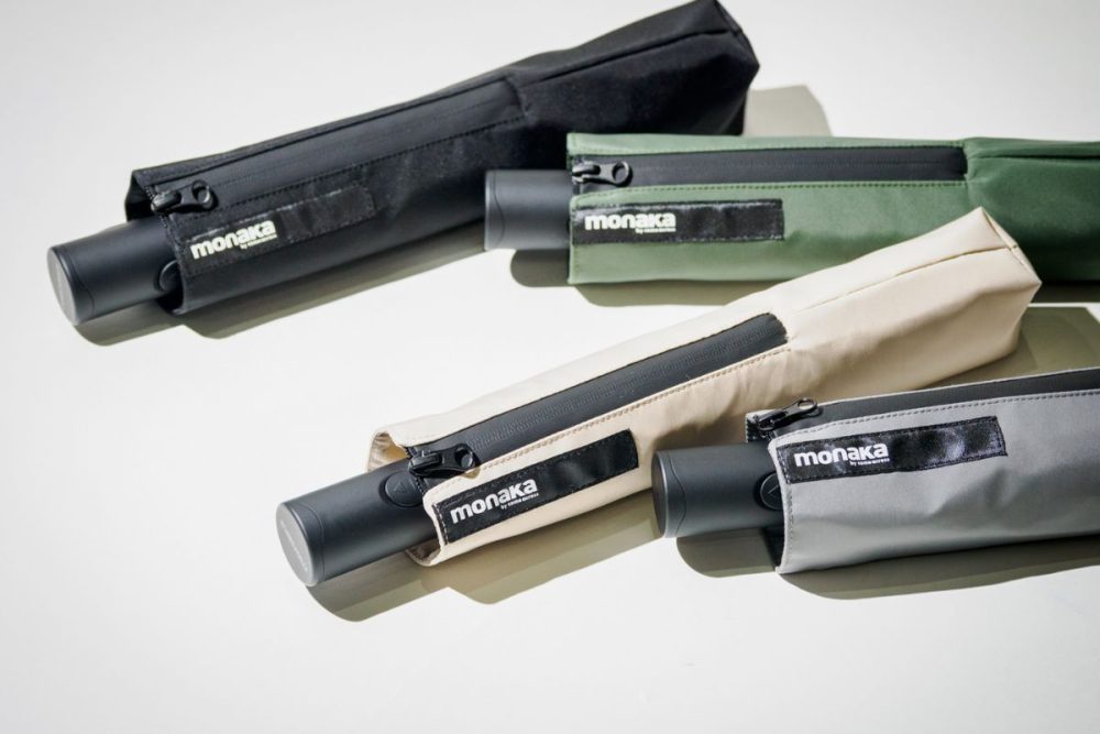 モナカ「monaka 形態安定・折りたたみ傘」手開きタイプ￥4,290、自動開閉タイプ￥4,950