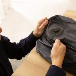 強く引っ張っても破れにくい、アウトドアレベルの高耐久。重い荷物を入れても型崩れしにくく、長く使用できそうです