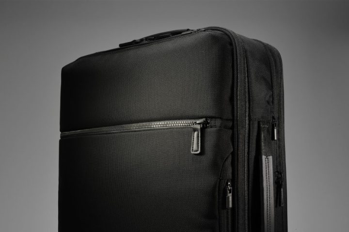 【50万個売れた】エースの傑作リュックが「神アプデ」!死角なしの新作CB2