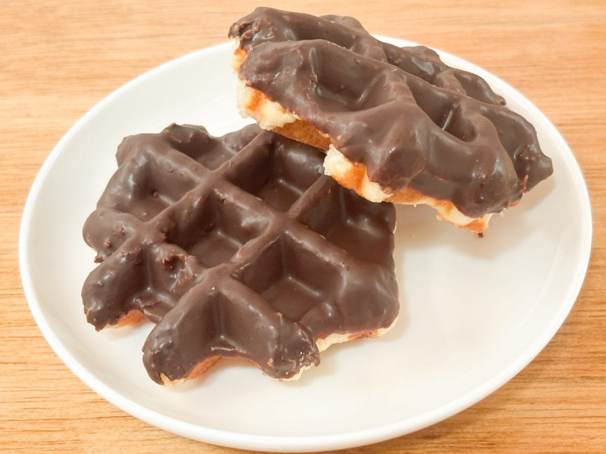 冷凍販売されているので、食べるときには前もって自然解凍が必要