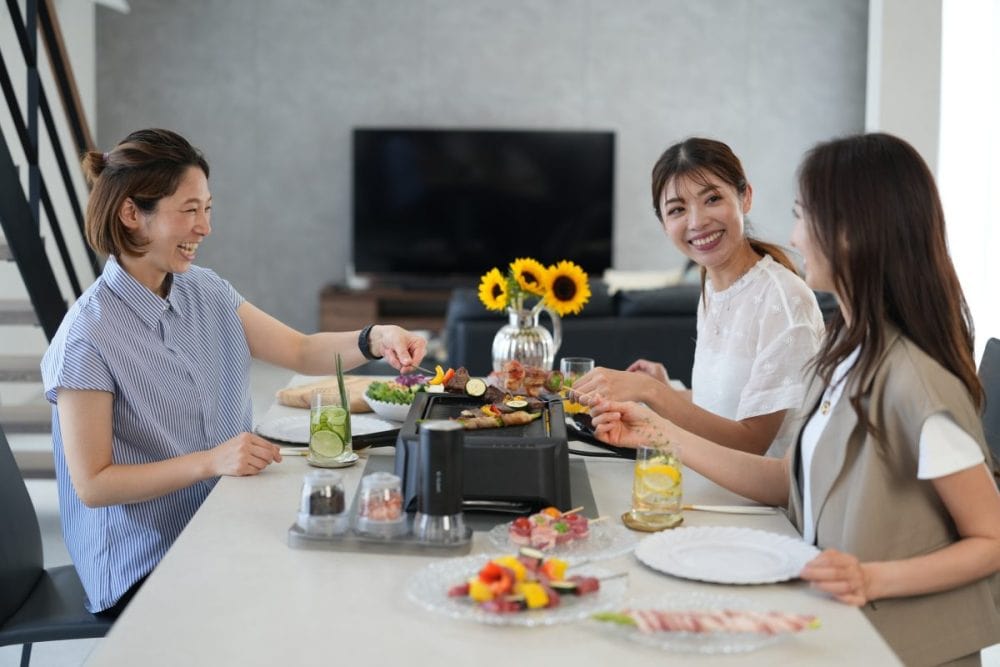 【新機能でさらに煙が出にくく進化！】Makuake市場最も売れた焼肉グリル・グランプ「超少煙グリル」の第２弾が登場！