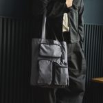 手持ちできるトートバッグなので持ち運びしやすい