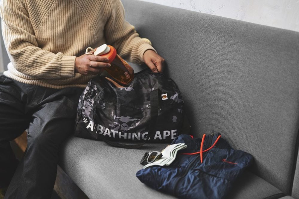 横幅44cmのボストンバッグなので、間口も広い