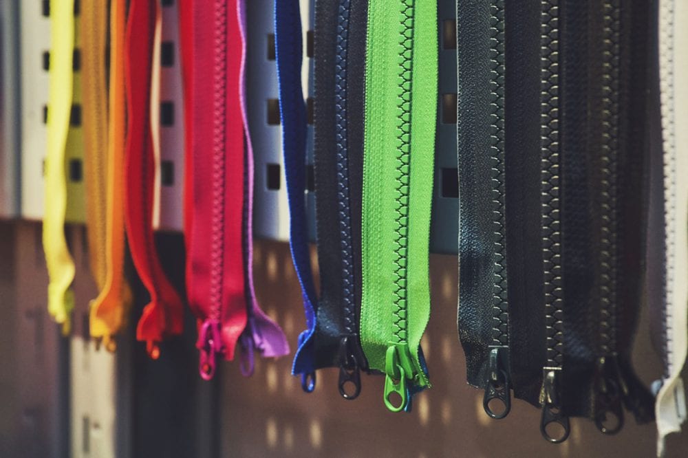 スライダーや引き紐の交換もその場で対応