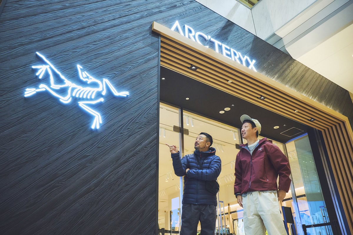 左)編集長 奥家慎二 右)スタイリスト近澤一雅さん