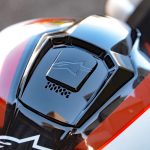 頭頂部には確かな効果を発揮してくれる大型のベンチレーションシステムを搭載