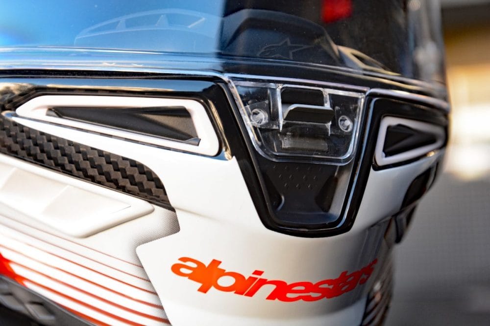 開閉がスムーズで密着性も高いシールドのロックシステム