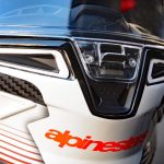 開閉がスムーズで密着性も高いシールドのロックシステム