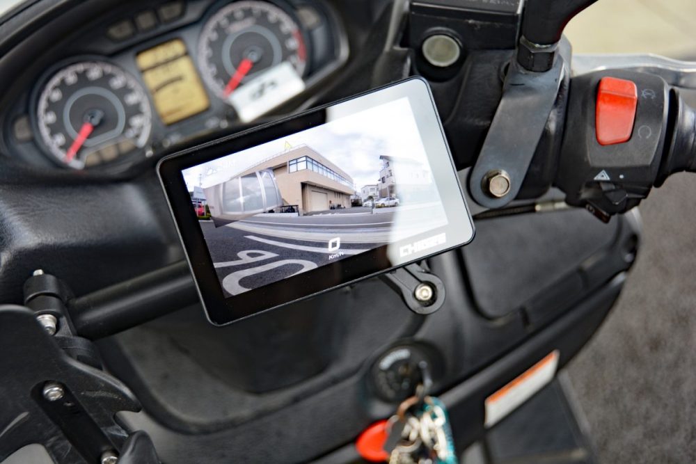 ドライブレコーダーのリヤ＆フロント小画面表示