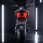 ドット状のLEDWO採用し、独自の演出を生み出しているテールランプ