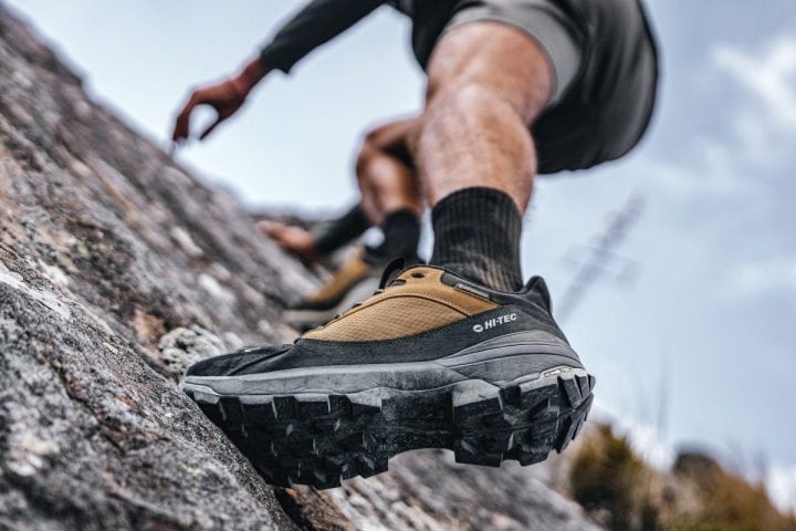 【山スペックなのに街でも履ける!】英ハイテックの新作「クレストWP」は、透湿防水で蒸れない独自素材“DRI-HI”が凄い