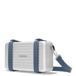 リモワ「Personal クロスボディバッグ パウダーブルー」¥250,800/H13×W21.5×D7㎝