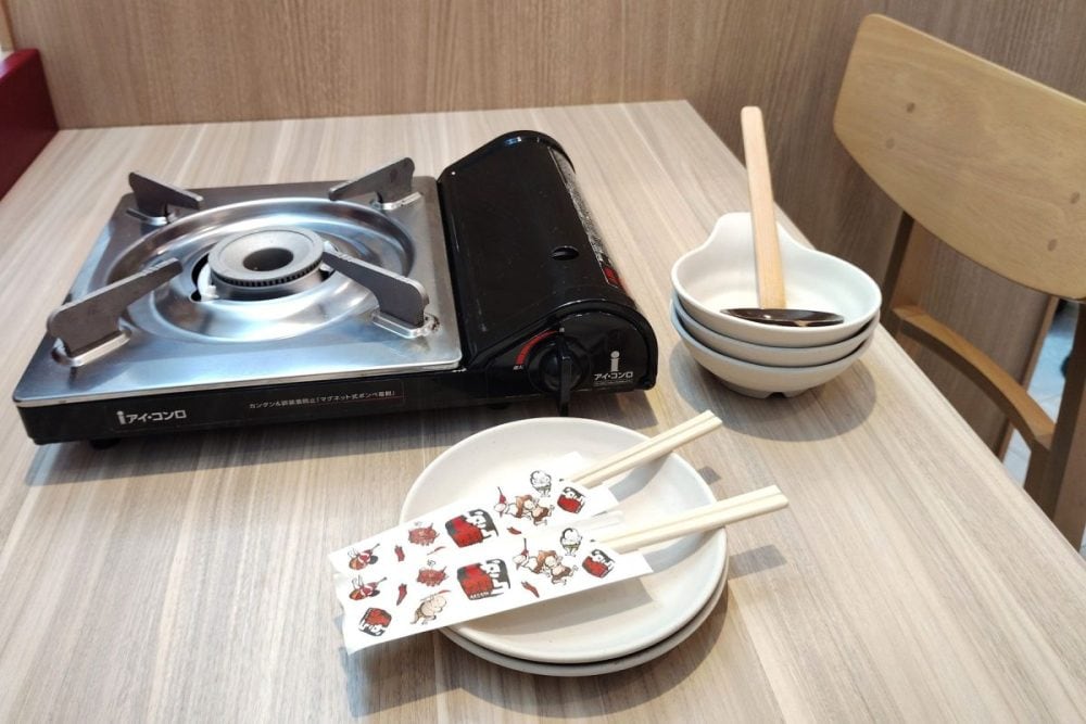 １人でもちょうど良いサイズのテーブル席