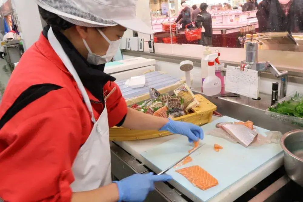 第2位　【角上魚類の秘密】なぜあんなに安くて新鮮なのか？「時代に逆行」人件費を増やす理由と意外なヒット商品