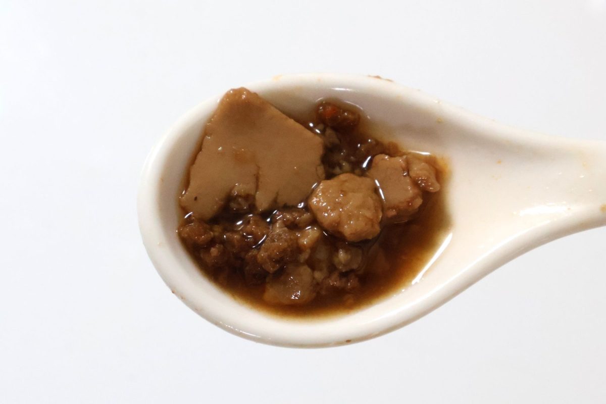 豆腐はかなり細かくストローで吸えるサイズ