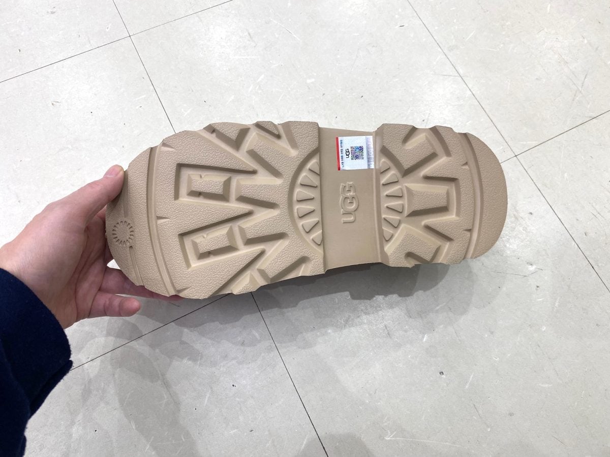 今までのUGGだと思うな!?】定番モカシンが「厚底」に進化！新作「ASCOT