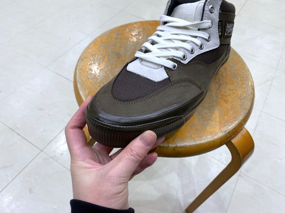雨の日も無敵な大人のVANS】待望のゴアテックスを搭載！プレミアムに