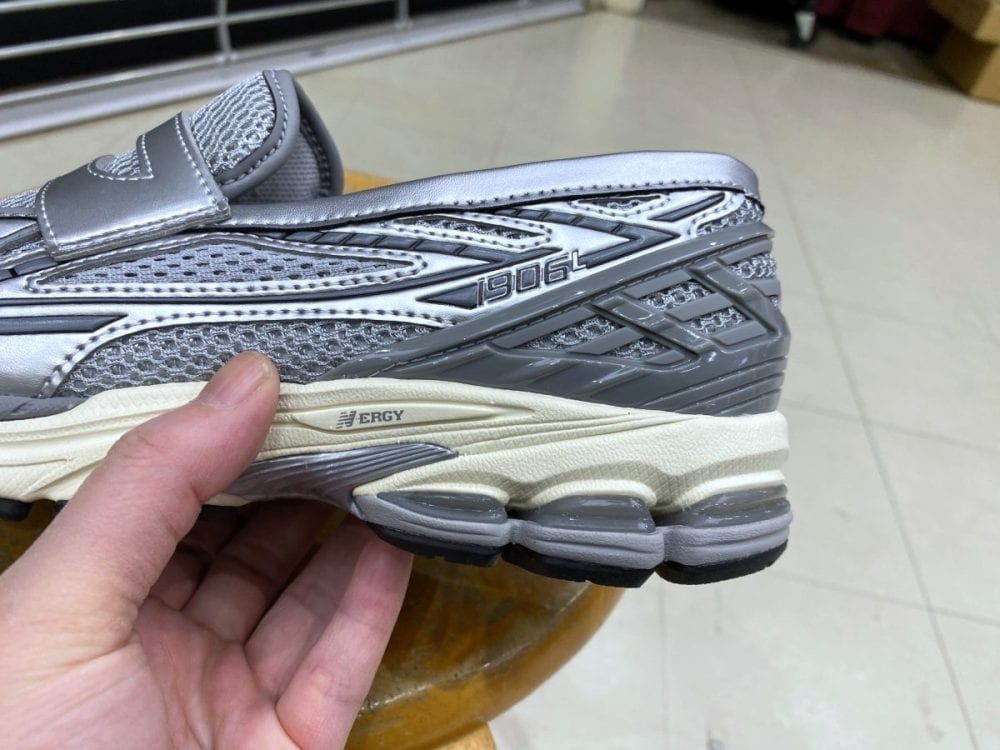 ニューバランス 1906L