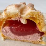 いちごソースがさっぱりとしているため、見た目よりも爽やかな後味