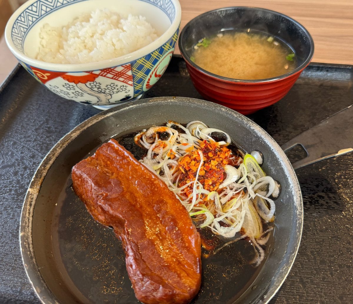 厚切り豚角煮定食