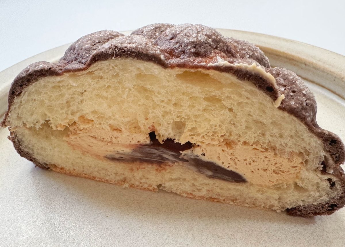 ミルキーなヘーゼルナッツホイップと濃厚なヘーゼルナッツチョコクリームのバランスも秀逸