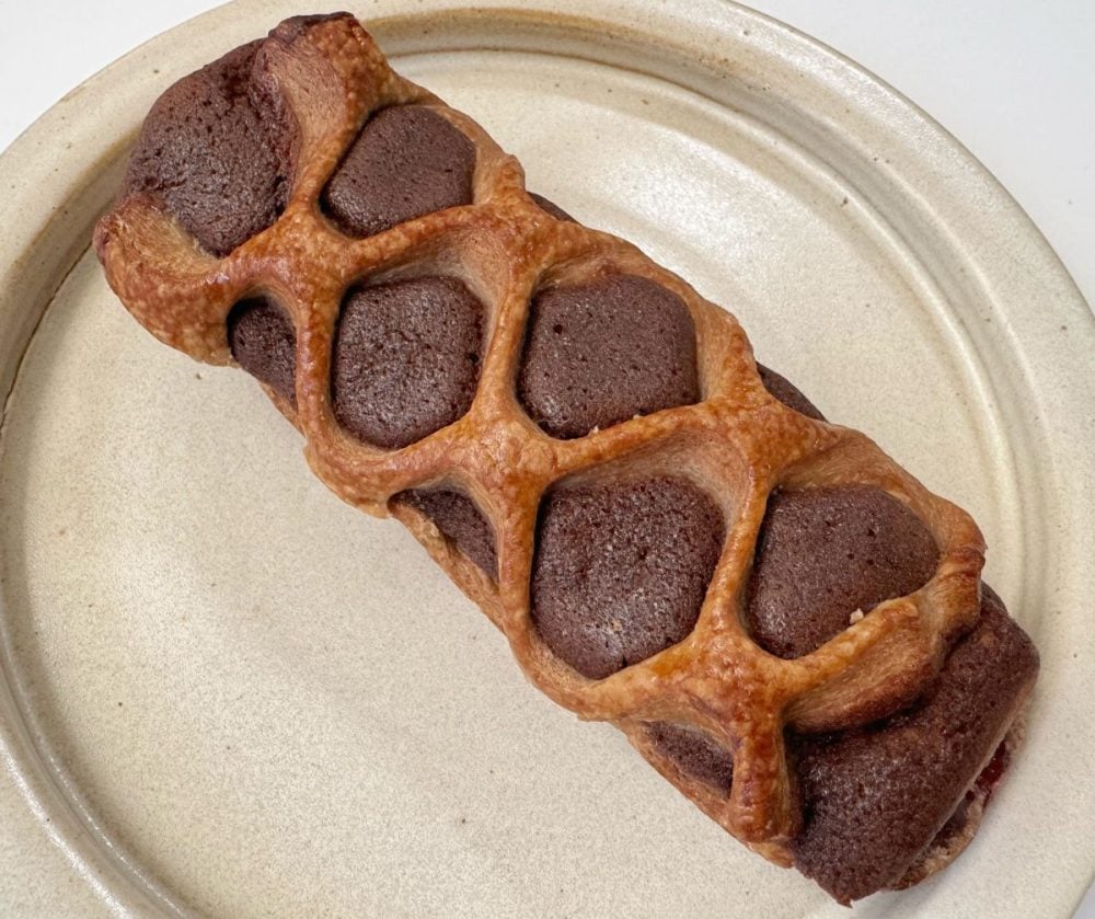 コク深いチョコクリームとラズベリーの秀逸なコンビ「ショコラデニッシュラズベリー」