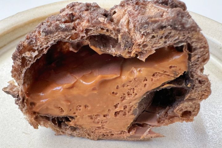 【あのピエールマルコリーニが300円以下!?】コンビニ初コラボ!「濃厚シュー」ほか、ファミマの“贅沢ショコラスイーツ”7種を全実食