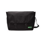 KiU「K524–マルチファンクショナル 2WAY ショルダーバッグ」￥12,100／横42.5×縦32×マチ12.5㎝／15ℓ