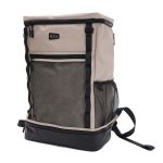 KiU「K526–スクエアバックパック」￥8,250／横30×縦48×マチ20㎝／34ℓ