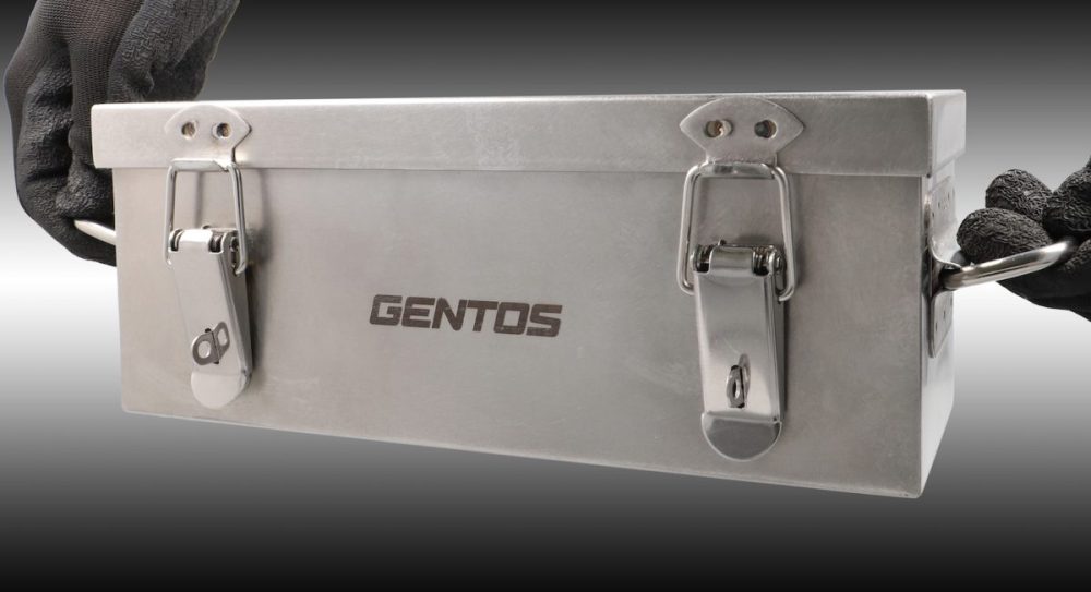 持ち運びの際に便利なハンドルを装備