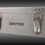 持ち運びの際に便利なハンドルを装備