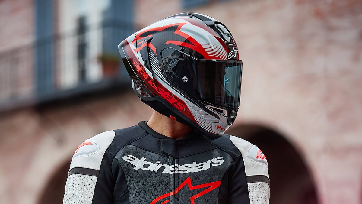 ついに来た】アルパインスターズ初のヘルメット「スーパーテックR10