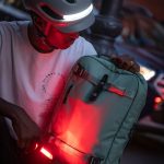 LEDライトでライダーの安全をサポート