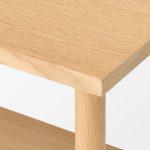 素材はオーク材の突板